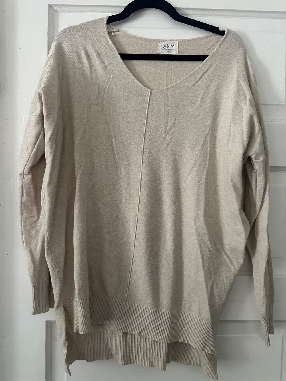 Ivory V-Neck Split-Hem Sweater by Ivy & Leo